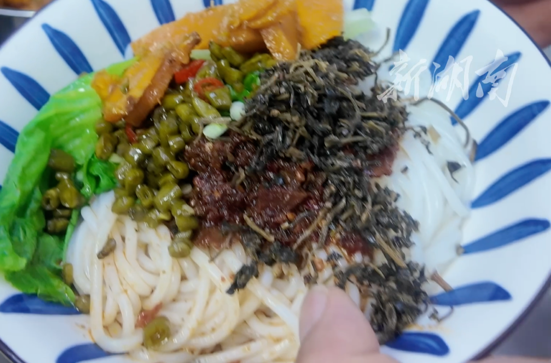 他鄉(xiāng)一碗粉，撫慰游子心 廣西南寧這家常德牛肉米粉店“超正宗”
