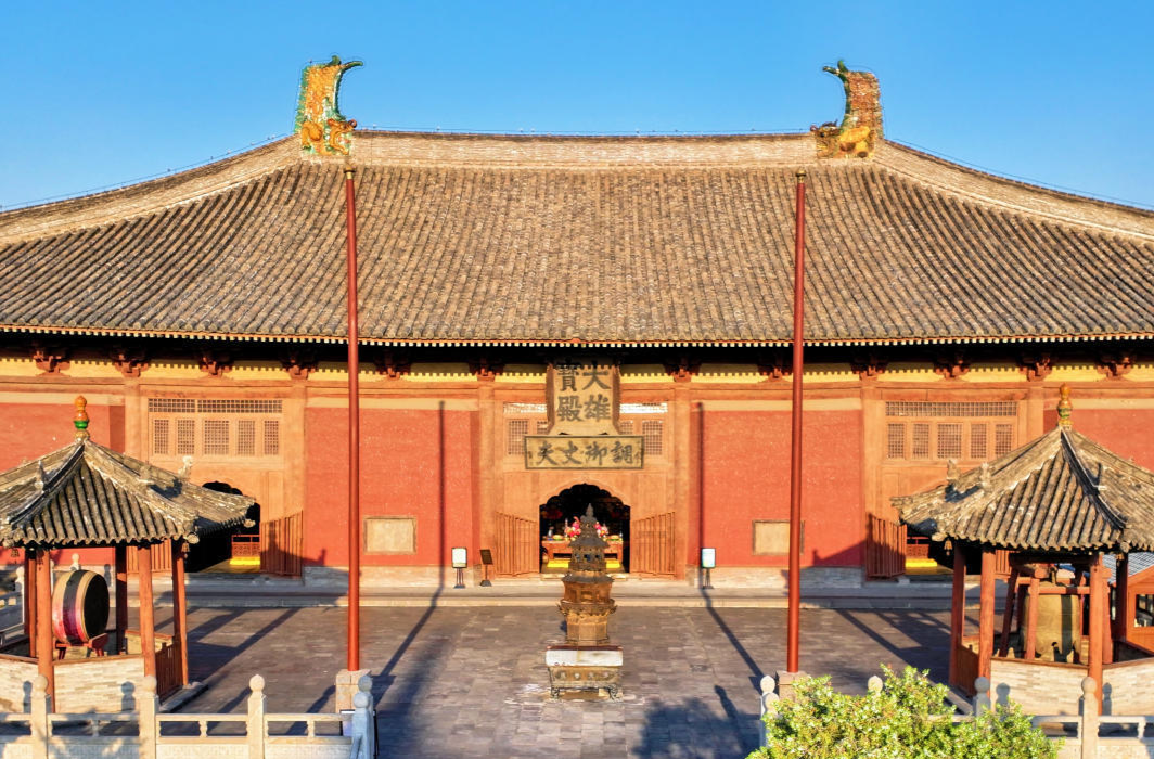 大同華嚴寺殿墻遭游客刻字？官方：系浮塵涂畫未造成損傷