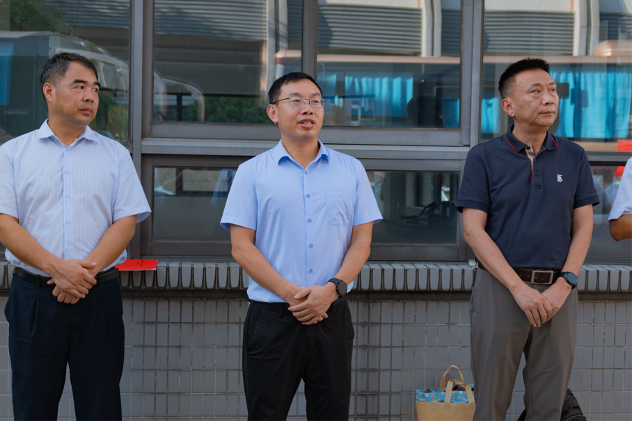 创新“定制公交”服务，郴州高新区管委会与永兴县总工会联合开通惠企专线