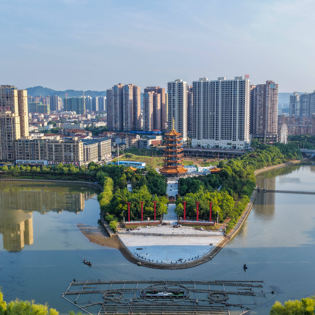 鹤鸣洲区域文旅化改造项目目前正在全力推进