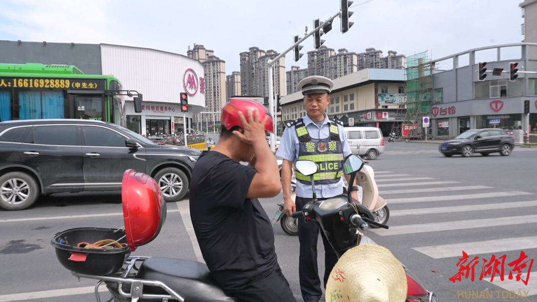 【聚力“一迎三創(chuàng)” 提升城市品質(zhì)】盈口街道聯(lián)合交警部門開展道路交通秩序執(zhí)法行動