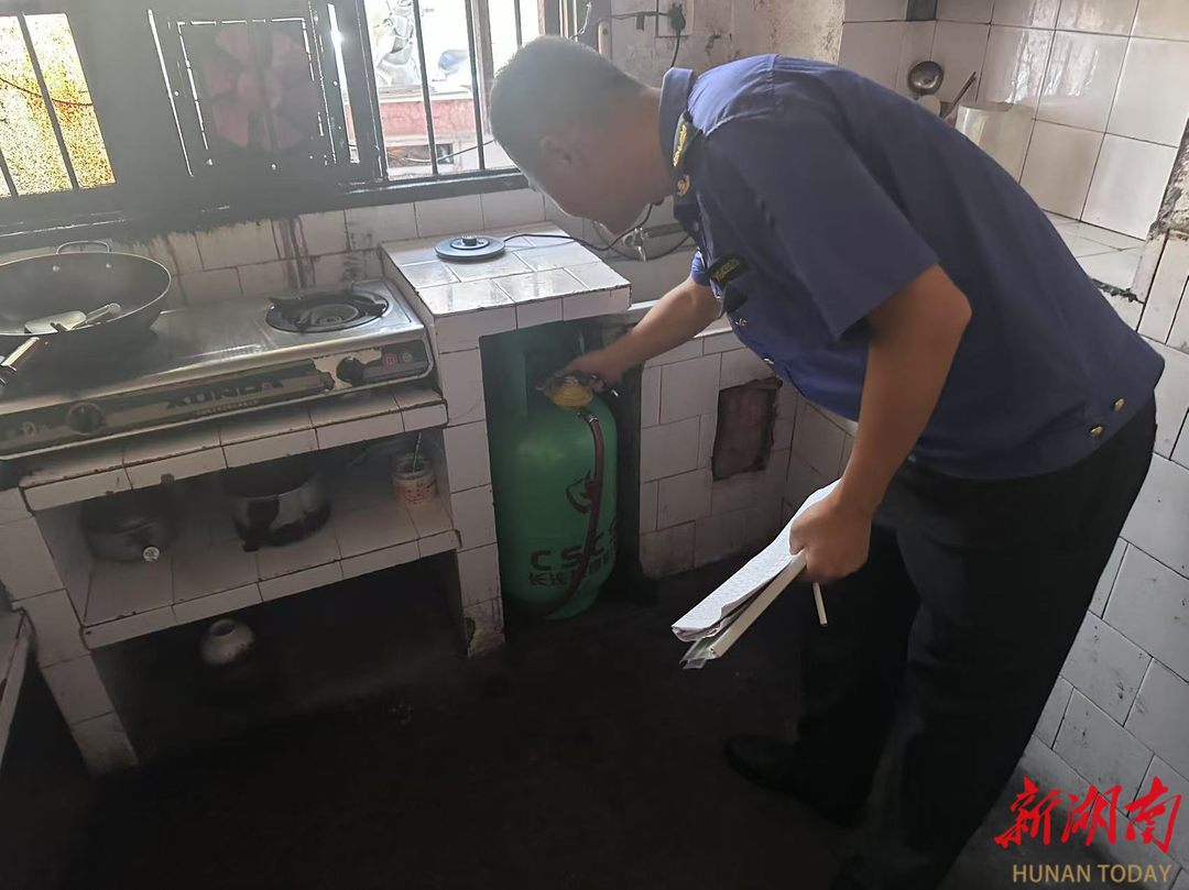 長沙高塘嶺街道：入戶面對(duì)面 服務(wù)心連心