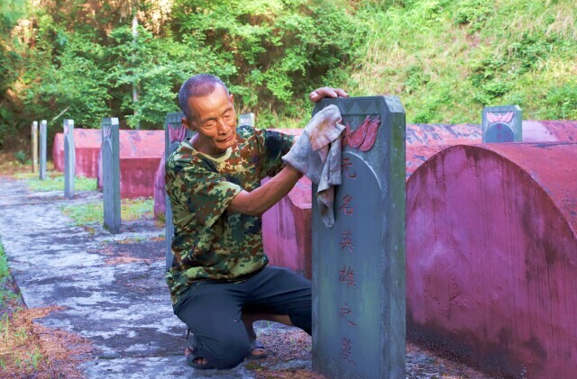 “你守護(hù)山河，我守護(hù)你” ——記全國(guó)“最美擁軍人物”石進(jìn)華