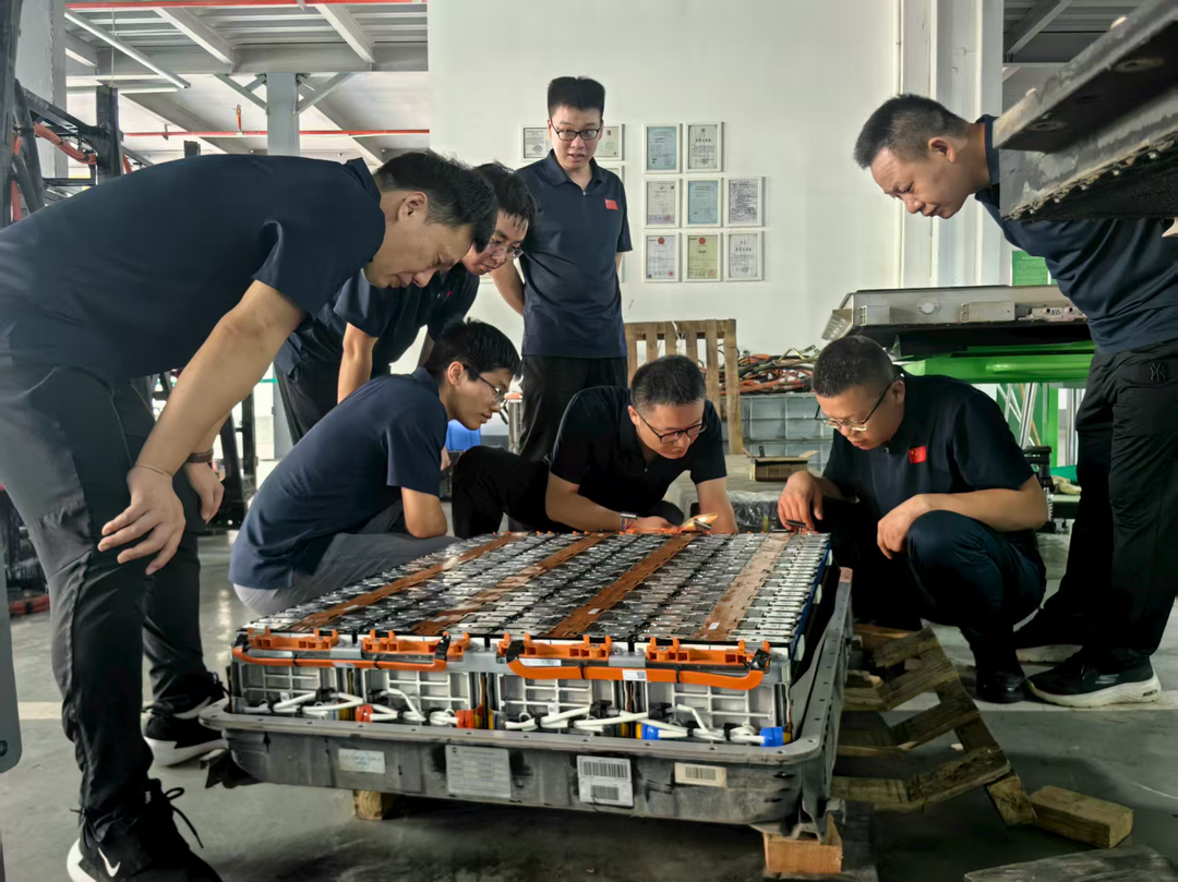 湖南交通职院副院长唐杰军带队调研教师企业实践工作