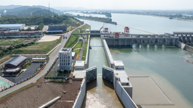 Ship Lock at Yanzhou Hub of Shimen-Lixian Waterway Completes Trial Operation
