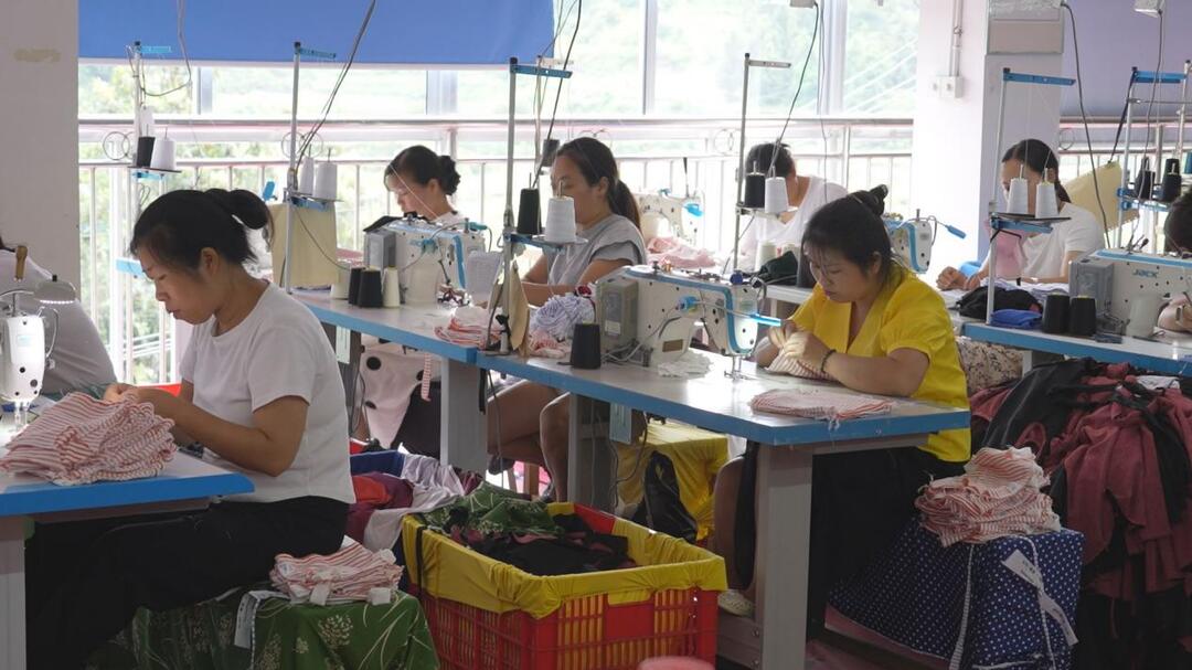 凤凰这个乡村企业的“柔性智慧”：双休+托管，订单翻倍还远销海外