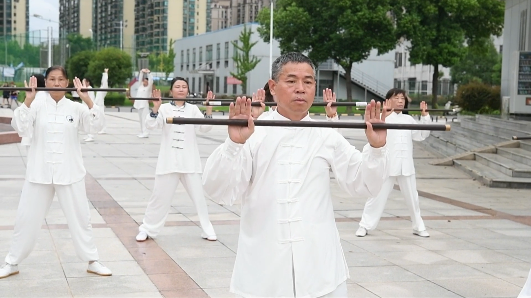 全民健身日长沙举行太极展演