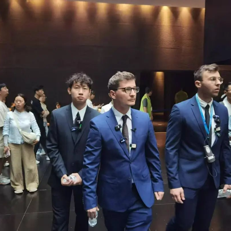 马库斯落泪！在“731罪证陈列馆”写下五个字……