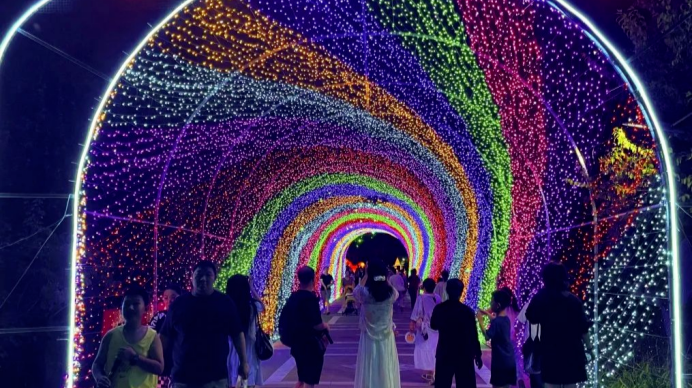 京城夏夜新頂流！蘑幻夜花園嗨翻啦