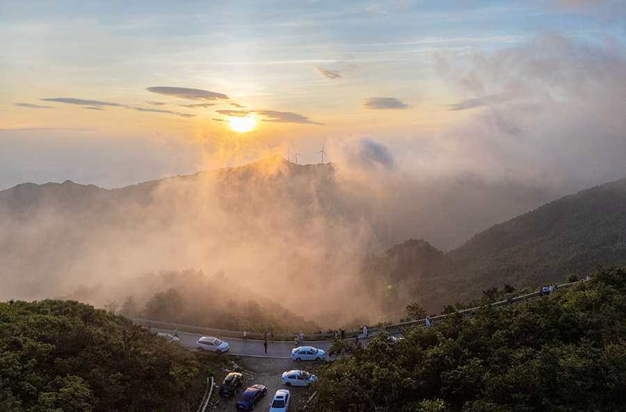 “清涼避暑游”受熱捧