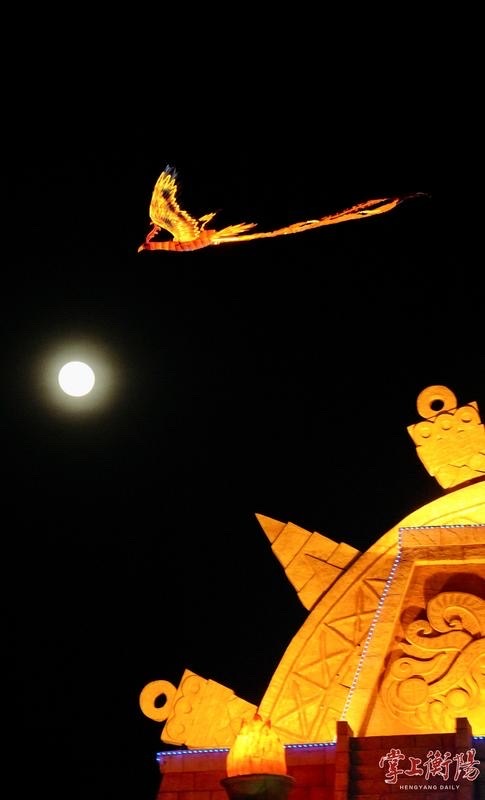 组图｜衡阳夜空惊现“凤凰”