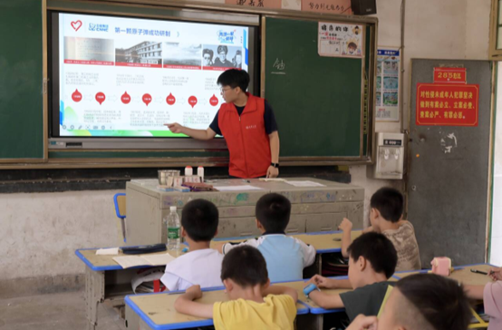 南華學(xué)子三下鄉(xiāng)： “兩彈一星”宣講活動(dòng)傳承紅色精神