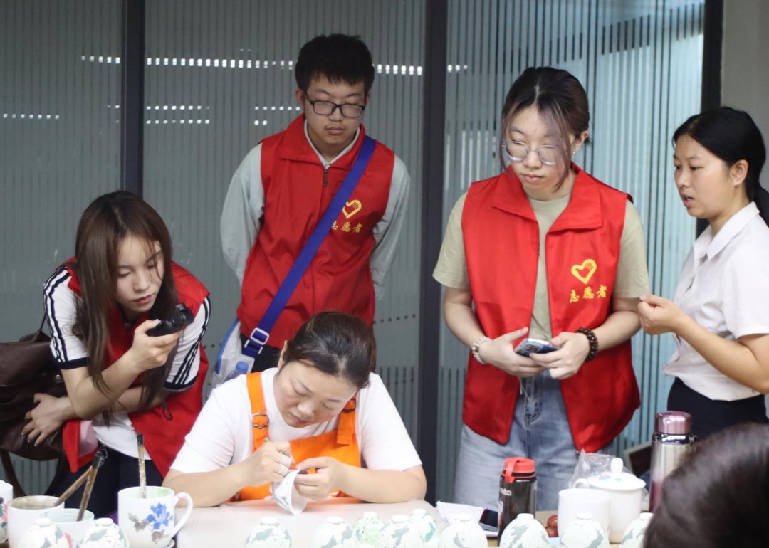 用VR喚醒古瓷  湘大學(xué)子探索醴陵非遺振興路
