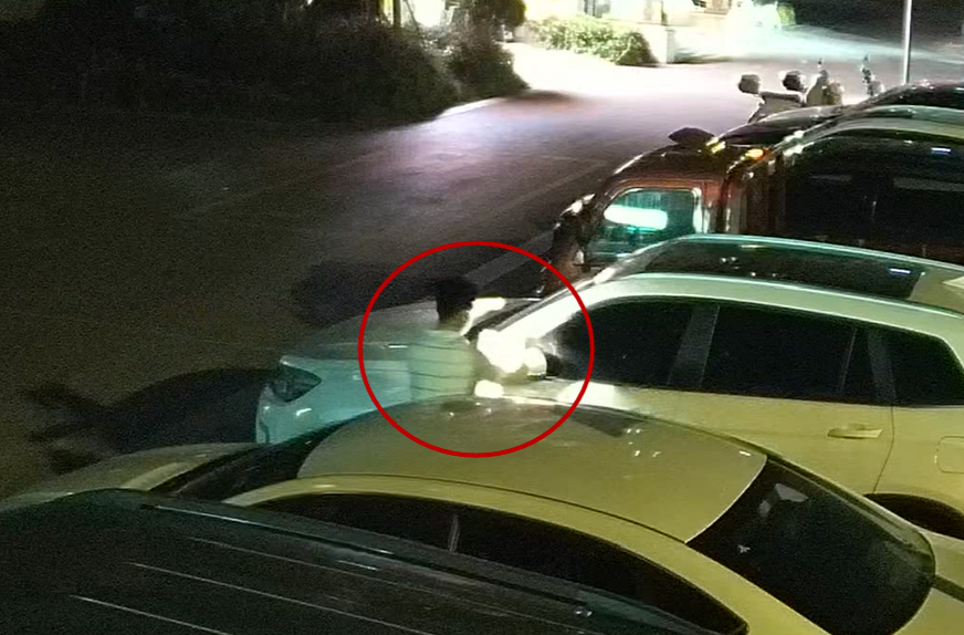警惕！“涉黃”卡片暗藏詐騙陷阱，1人被抓...