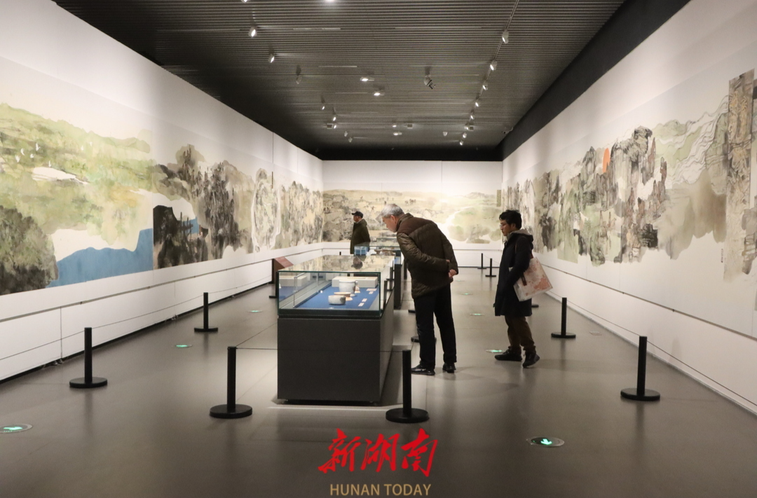 周功华：万古长歌 艺亦生辉
