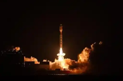 三湘時(shí)評丨“中聯(lián)重科號”劃破的不僅是夜空