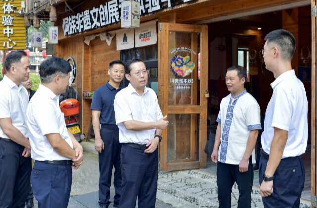 王一鸥在怀化靖州、通道调研乡村振兴工作时强调：增强内生发展动力 建设“四无村”“平安村”