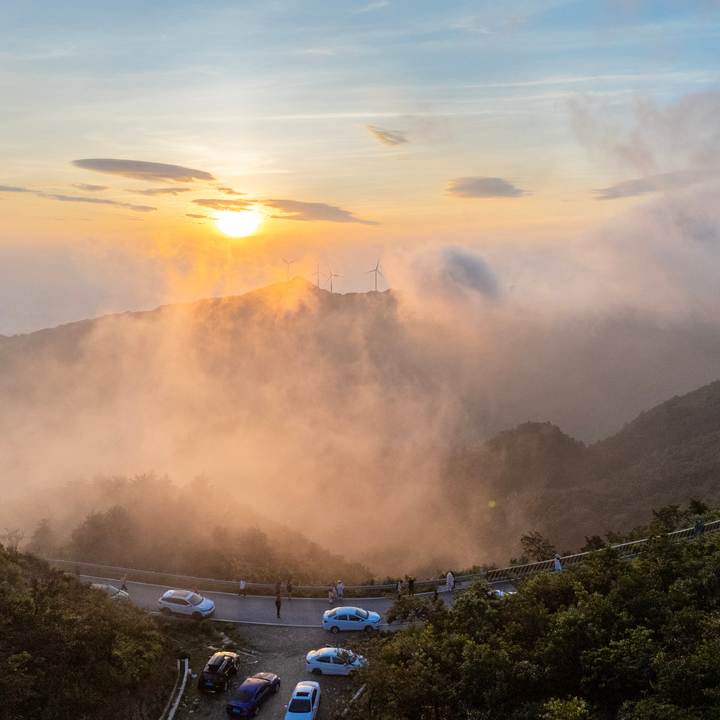在景區(qū)亂刻亂劃，后果很嚴(yán)重