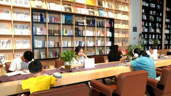 图片新闻 | 张家界武陵源：乐之书店变身清凉“充电舱”
