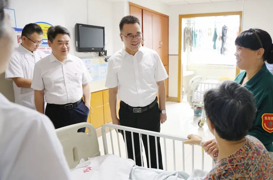 湘潭市第一人民医院免陪照护服务启动 破解 “陪护难、不专业、耗精力”痛点