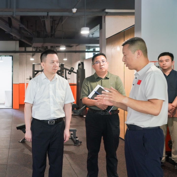  何朝暉督導(dǎo)檢查企業(yè)幫扶工作                                                                                                                 