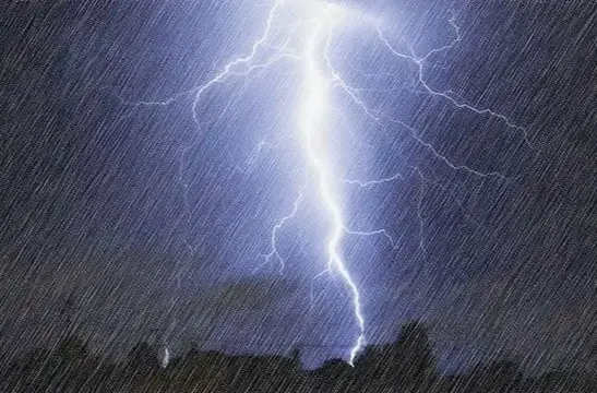 中央气象台双预警齐发 这两个区域将有10级以上雷暴大风