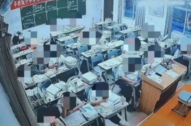 把教室里的摄像头当成“直播间镜头”，违法吗？