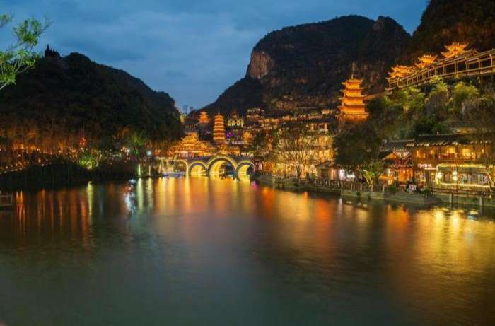 塞外观星、景区夜游……这届网友青睐哪些避暑新玩法？