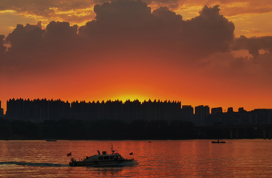 江上夕陽美