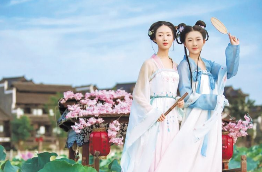 长沙晚报丨长沙夏夜浪漫打开，又“燃”又凉
