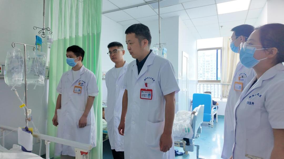 精准拆弹！“钥匙孔手术”开启湘西州泌尿微创治疗新大门