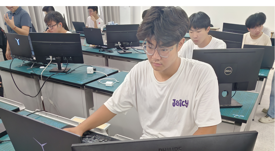 常德科技職院學(xué)子在全國大學(xué)生先進(jìn)成圖技術(shù)與產(chǎn)品信息建模創(chuàng)新大賽中斬獲一等獎