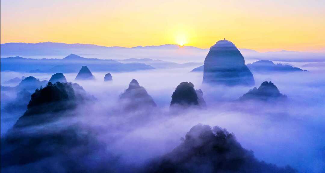 福地怀化·康养季 | 向云端 看通道侗乡独岩峰的雄伟壮观