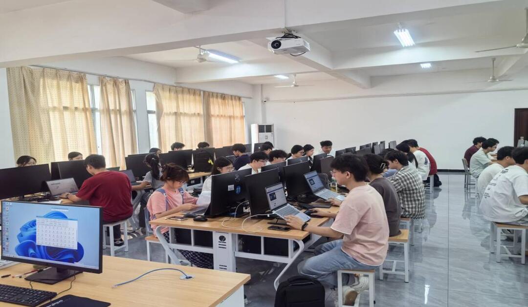 湖南水電職院在“象新力杯”大學(xué)生電力創(chuàng)新設(shè)計競賽中斬獲佳績