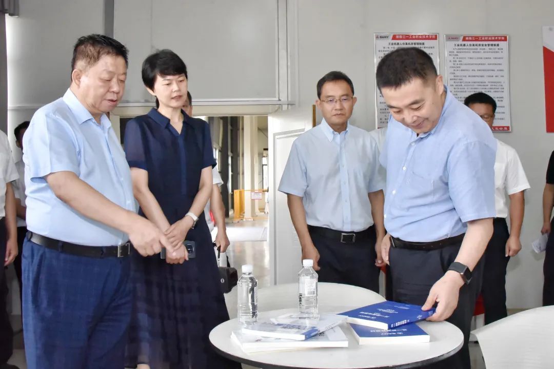 中國(guó)民航工會(huì)來(lái)湘調(diào)研工匠學(xué)院