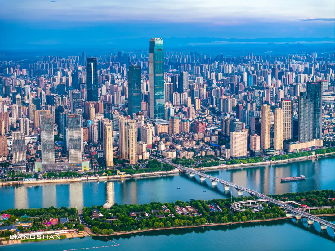 长沙发布微信公众号丨长沙六区上榜！2025市辖区高质量发展百强发布