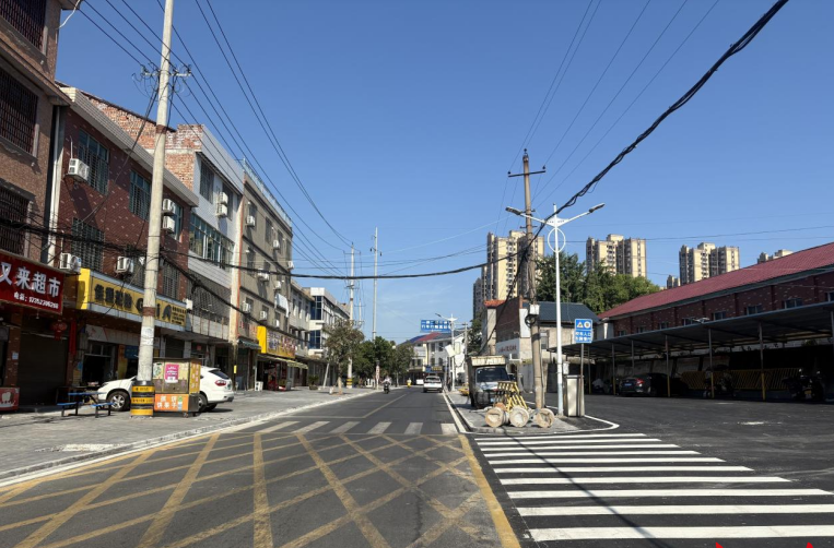 告別“行路難”！攸縣江橋街道西閣社區(qū)工業(yè)路暑期煥新顏