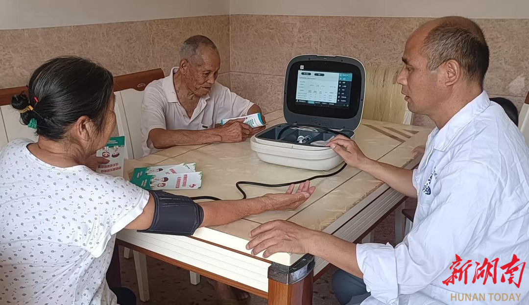 從指尖到心尖的故事｜胡順意用堅守書寫醫(yī)者擔當