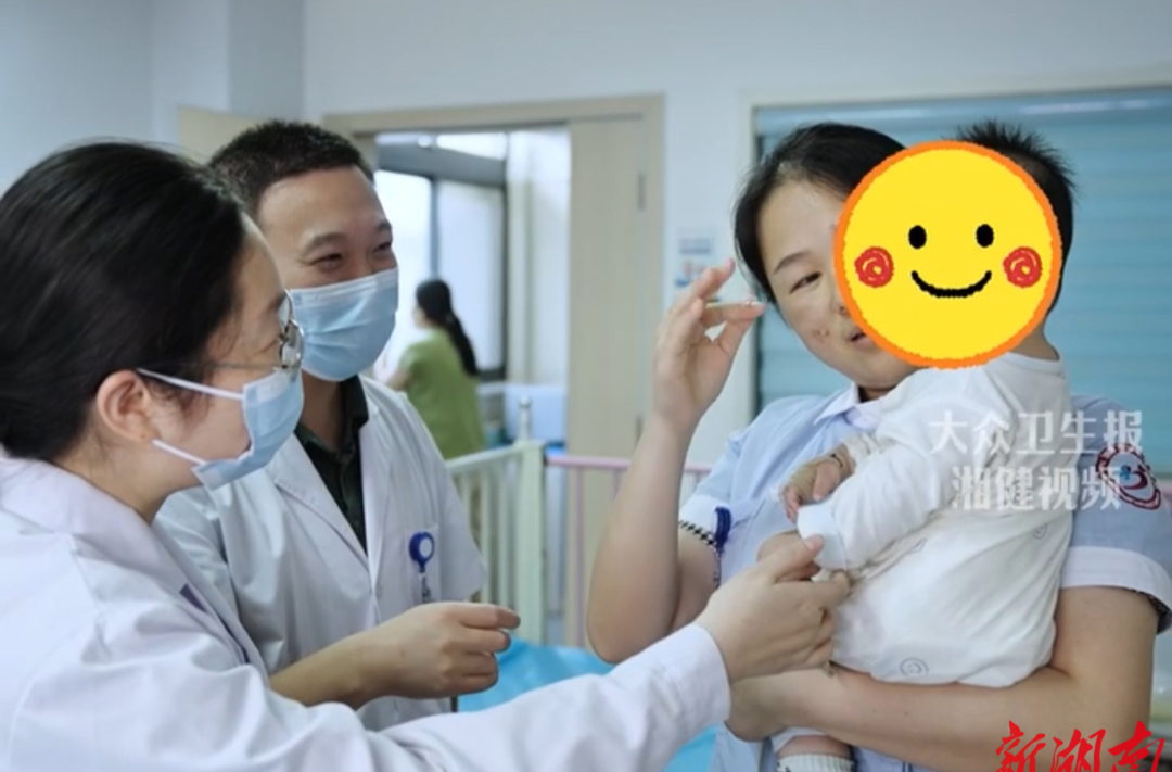 “孩子還沒吃早餐，醫(yī)生買來了熱米粉”——一位父親的熱線感謝背后，是一群人的默默守護