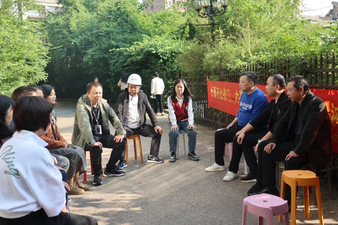 “站”在人民之中，“聯(lián)”在群眾心里