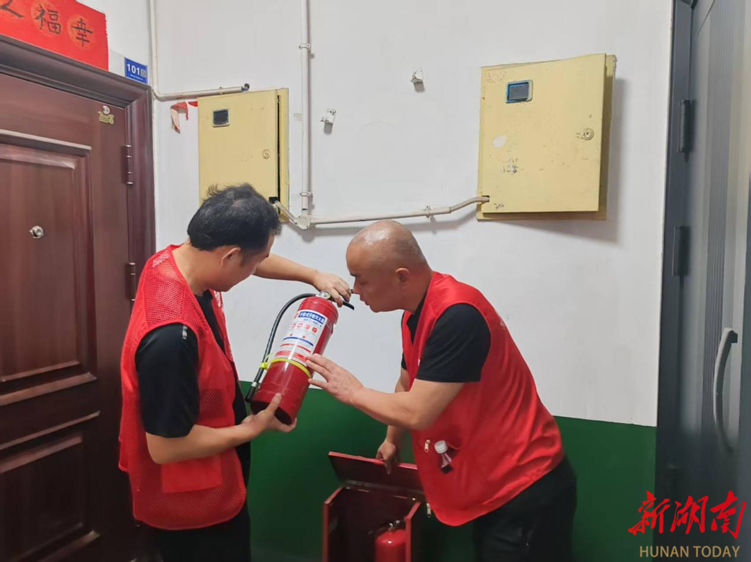 長(zhǎng)沙雷鋒路社區(qū)：承諾踐諾當(dāng)先鋒 立足崗位做貢獻(xiàn)