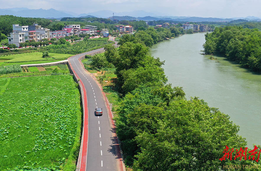 湖南“四好農(nóng)村路”新答卷——民生路 致富路 智慧路