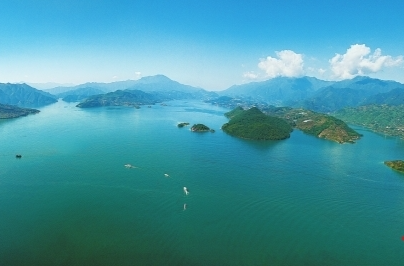 大湖新记·整版关注丨从“卖风景”到“卖算力”，东江湖“靠水吃水”的赛博进化论