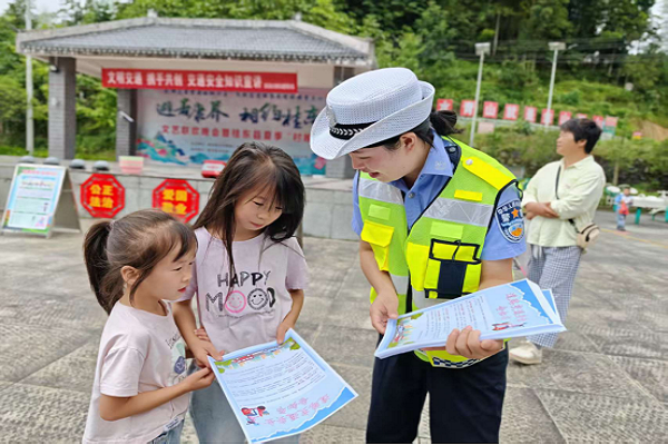桂东开展道路交通安全整治年第八次联合执法行动