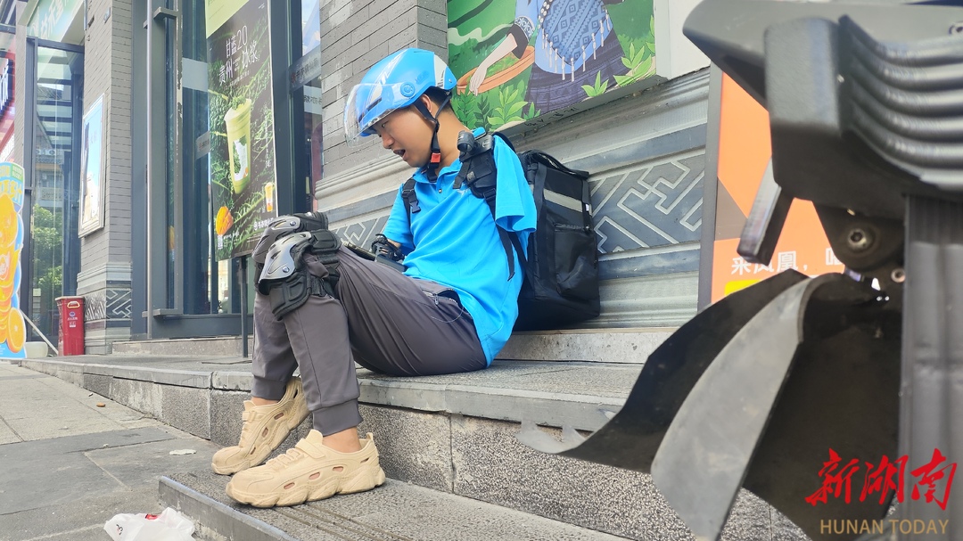 無臂漢子李向陽的雙重“奔跑”人生