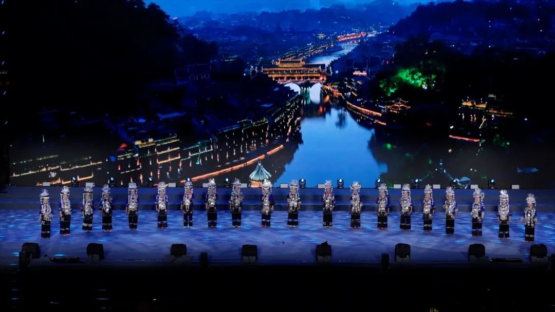 艺评｜陈明：银饰叮当，“山谷里的苗歌”在草原飘荡——评2025“村歌嘹亮”全国集中展演荣获“嘹亮好声音”作品《山谷里的苗歌》