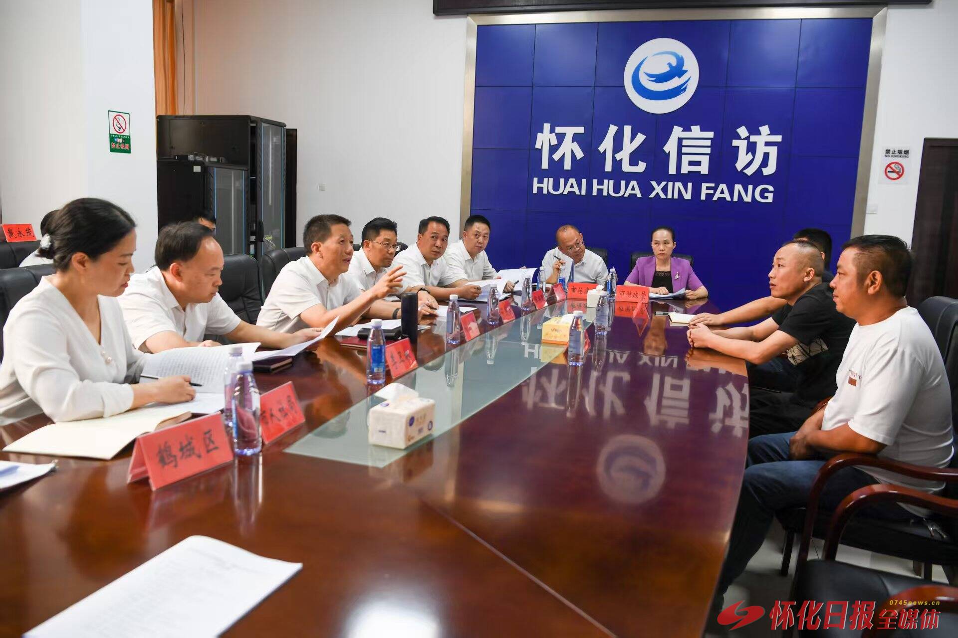许忠建：注重从群众的角度看问题 把群众的事当作自己的事