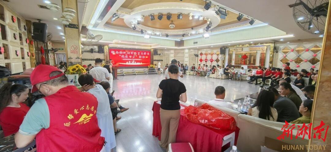 以老帶新傳法治，青春護(hù)航興合村