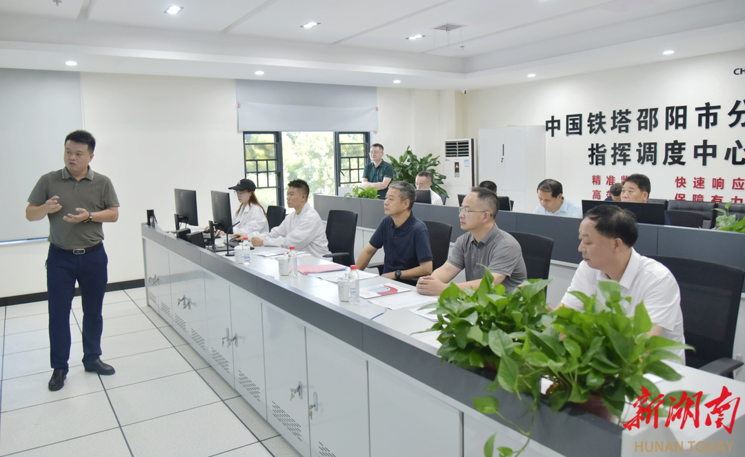嚴(yán)華在市區(qū)暗訪督導(dǎo)生態(tài)環(huán)境保護(hù)重點(diǎn)工作