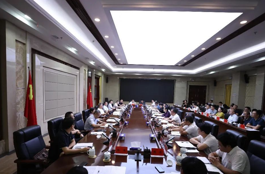 株洲市委書記曹慧泉主持召開全市新聞宣傳工作調(diào)研座談會(huì)